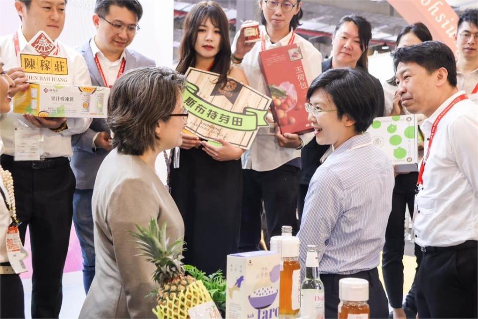 快新聞／副總統蕭美琴、立委林岱樺參觀食品展　盼台農產走向國際