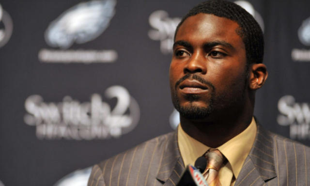 Look: Video Of Michael Vick's Football Throw Going Viral - The