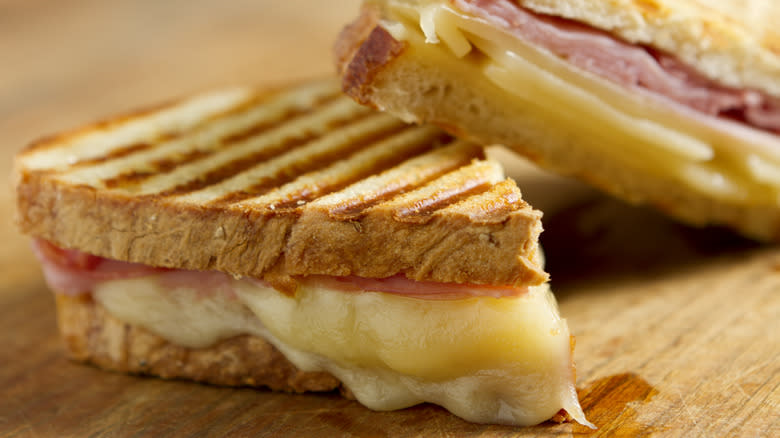 Ham and cheese sandwich