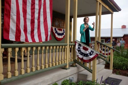 FILE PHOTO: Democratic 2020 presidential candidate Elizabeth Warren visits Iowa