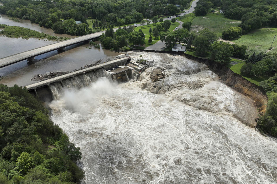 Rapidan Dam near Mankato, Minn. (Mark Vancleave / AP)