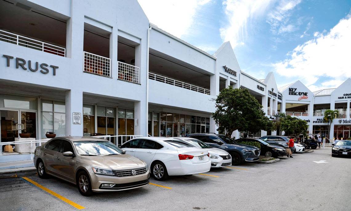 Former site of American Gymsters, at 328 Crandon Blvd. in Key Biscayne, on Wednesday, Jan. 3, 2024. Al Diaz/adiaz@miamiherald.com