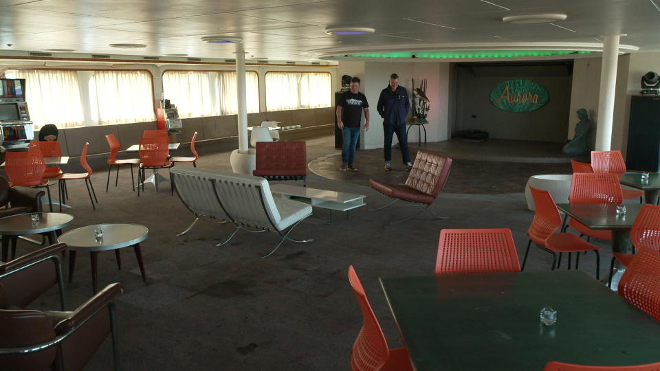 The lounge of the Aurora, brought back to its midcentury splendor.   / Credit: CBS News