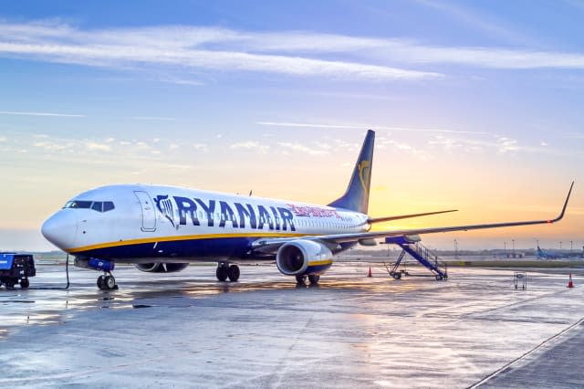 European shares advance as Ryanair and William Hill surge