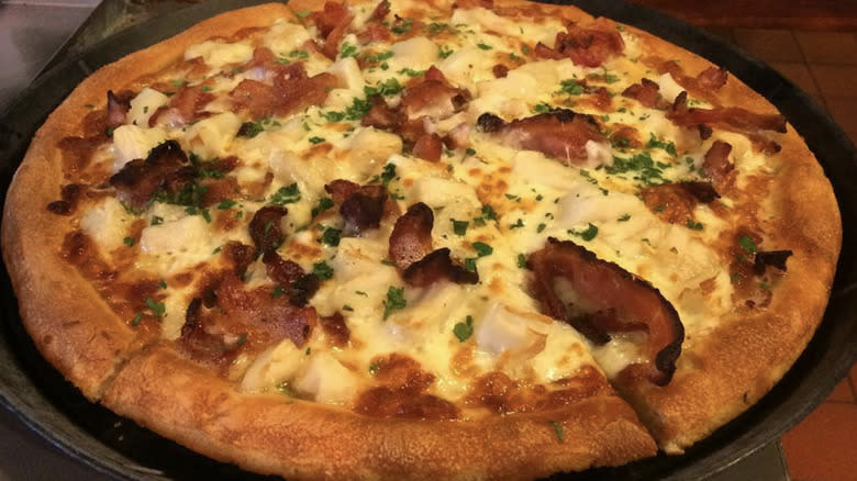 Pizza with bacon and cheese