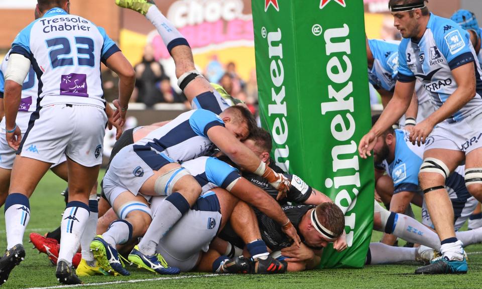 Callum Chick of Newcastle burrows across the line to win the match at the last against Montpellier. The win is Newcastle’s second against a big French side in successive weeks.