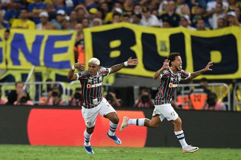 John Kennedy empieza la celebración tras anotar el gol que le dio el título a Fluminense en el Maracaná