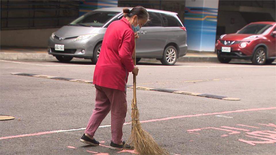 勞基法第54條三讀通過  65歲不必強制退休 .續留職場不得減薪