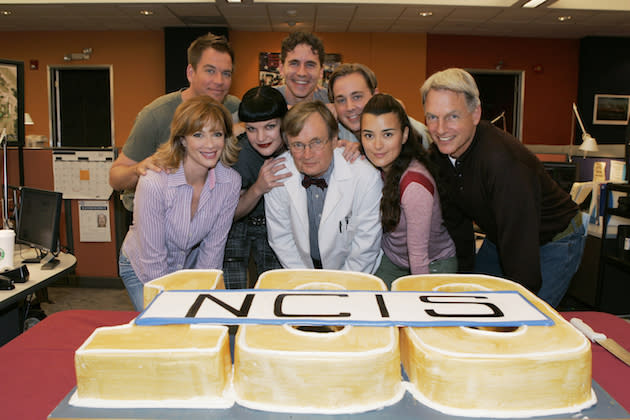 The cast and crew of <em>NCIS</em> celebrating 100 episodes in September 2007