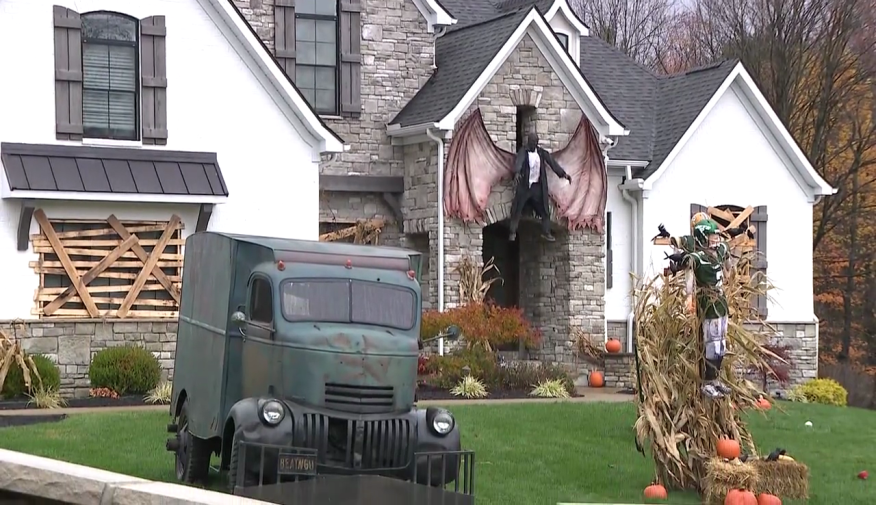 Cleveland Browns defensive end Myles Garrett decorated his home for Halloween, drawing inspiration from the “Jeepers Creepers” movie franchise. (WJW)