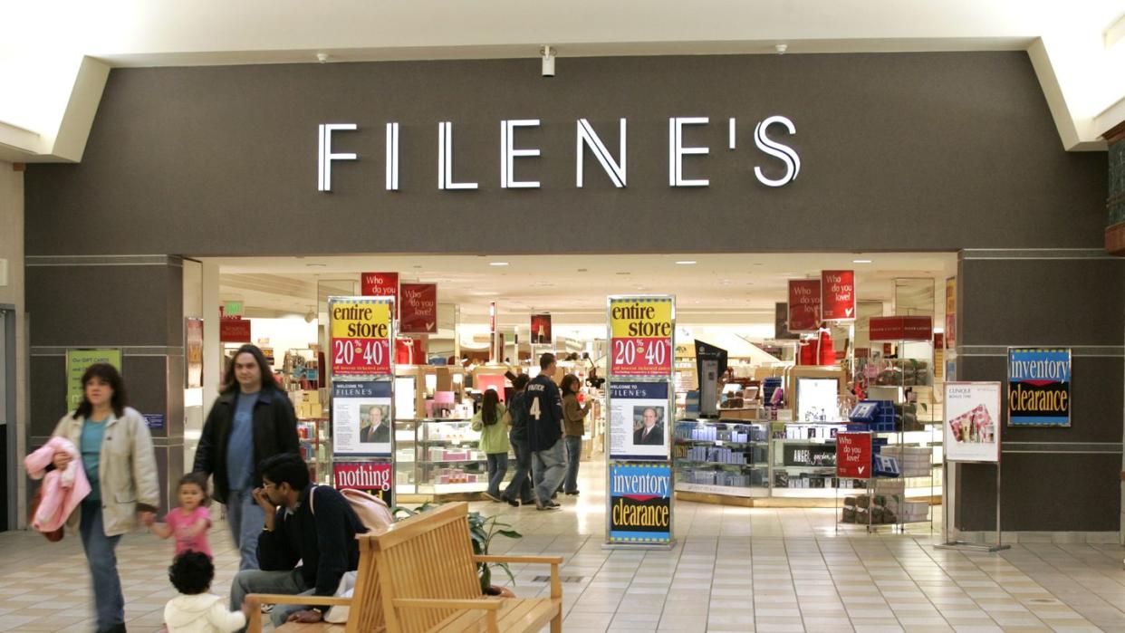 filenes filene's at the maine mall in south portland had a closing clearance sale that started on s