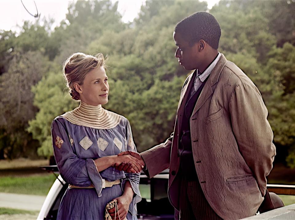 patricia arquette and dule hill filming holes