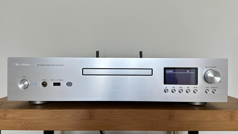 Technics SL-G700M2 ona. table, showing the full fascia