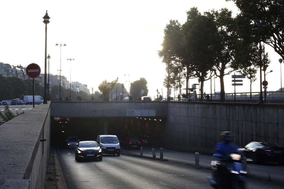 <p>Vehicles pass through the Pont de l’Alma tunnel where Princess Diana died in a car crash 20 years ago, in Paris, Aug. 31, 2017. (Photo: Thibault Camus/AP) </p>