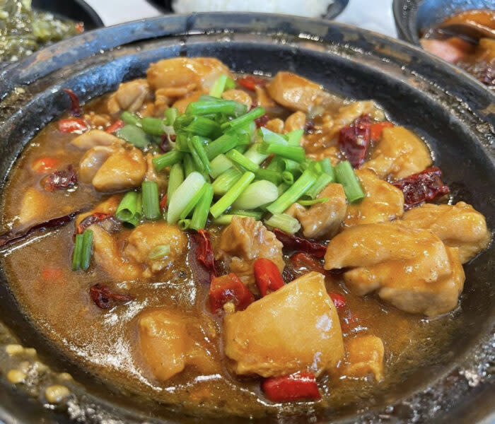 bugis - claypot dish