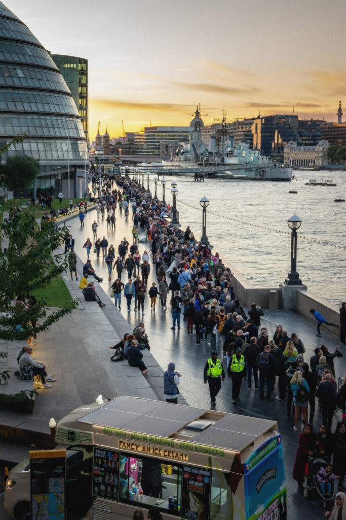 The Queue to see Queen Elizabeth II lying-in-state in London, UK on September 17, 2022 (Picture: Alamy)