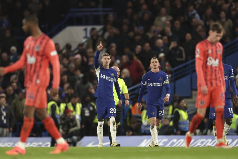 Cole Palmer marcó tres tantos en la goleada de Chelsea sobre Everton