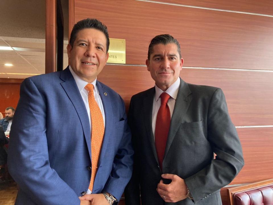 <span>Carlos Barrera, presidente del Sector Industrial TIEC, y Edgardo Flores, vicepresidente de Seguridad del Sector TIEC. (Foto: Especial)</span>