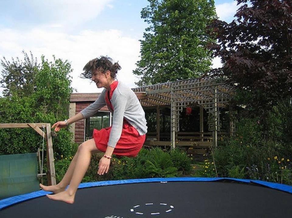 Faire du trampoline