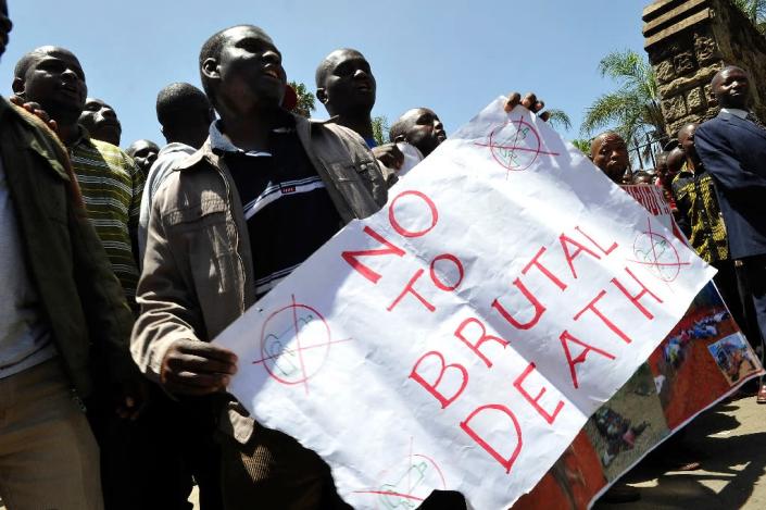 Kenyan teachers demonstrate in Nairobi on February 3, 2015 to seek reassignment away from the north east after 20 teachers were killed by Islamists (AFP Photo/Simon Maina)