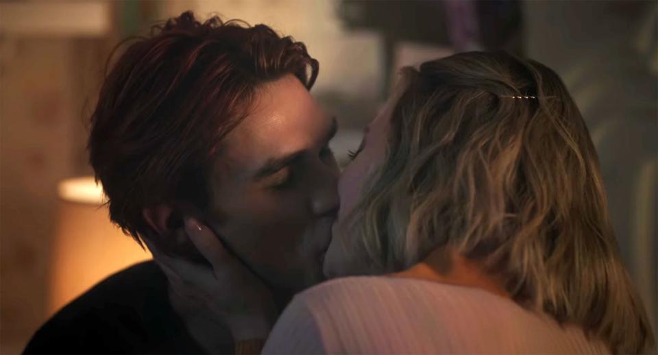 Best Shipper Moments 2022 Barchie proposal, Riverdale