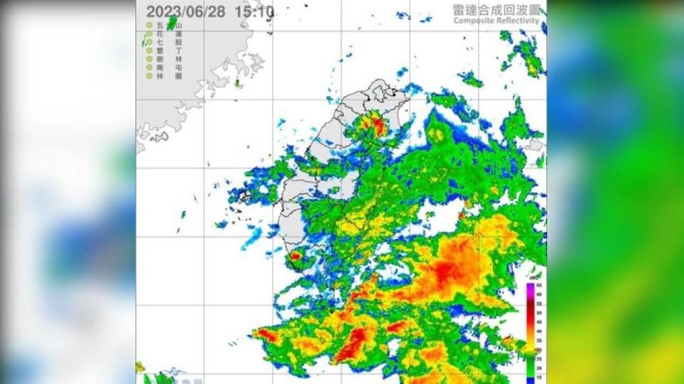 高雄、蘭嶼地區、恆春半島及新北、桃園、宜蘭山區有局部大雨發生的機率。（圖／中央氣象局）