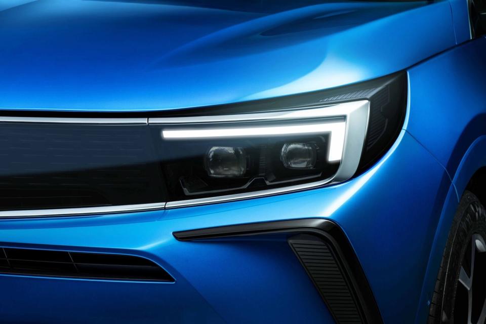 Elegance以上車型標配IntelliLux LED Pixel Light矩陣式頭燈，在不產生眩光的情況下提供最佳的前方照明。