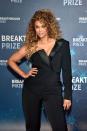 <p>Tyra Banks takes us back to the 1980s with this larger-than-life fluffy curly hairstyle. So fun!</p>