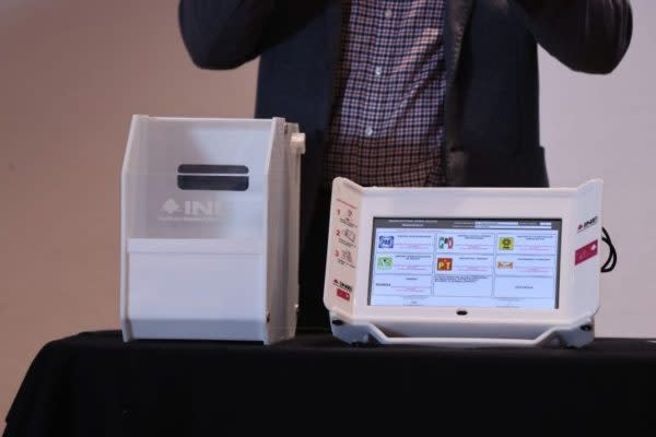 iudad de México y Nuevo León son los únicos dos estados que utilizarán urnas electrónicas en algunas de sus casillas especiales. Las sedes consulares en el extranjero también contarán con urnas de este tipo.