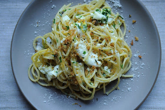 Spaghetti with Fried Eggs and Pangritata