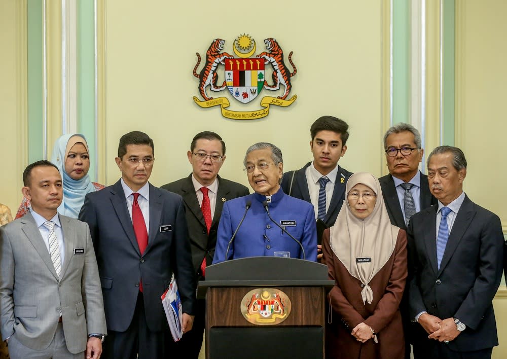 Prime Minister Tun Dr Mahathir Mohamad and Cabinet minsters hold a press conference in Putrajaya September 14, 2019. — Picture by Firdaus Latif