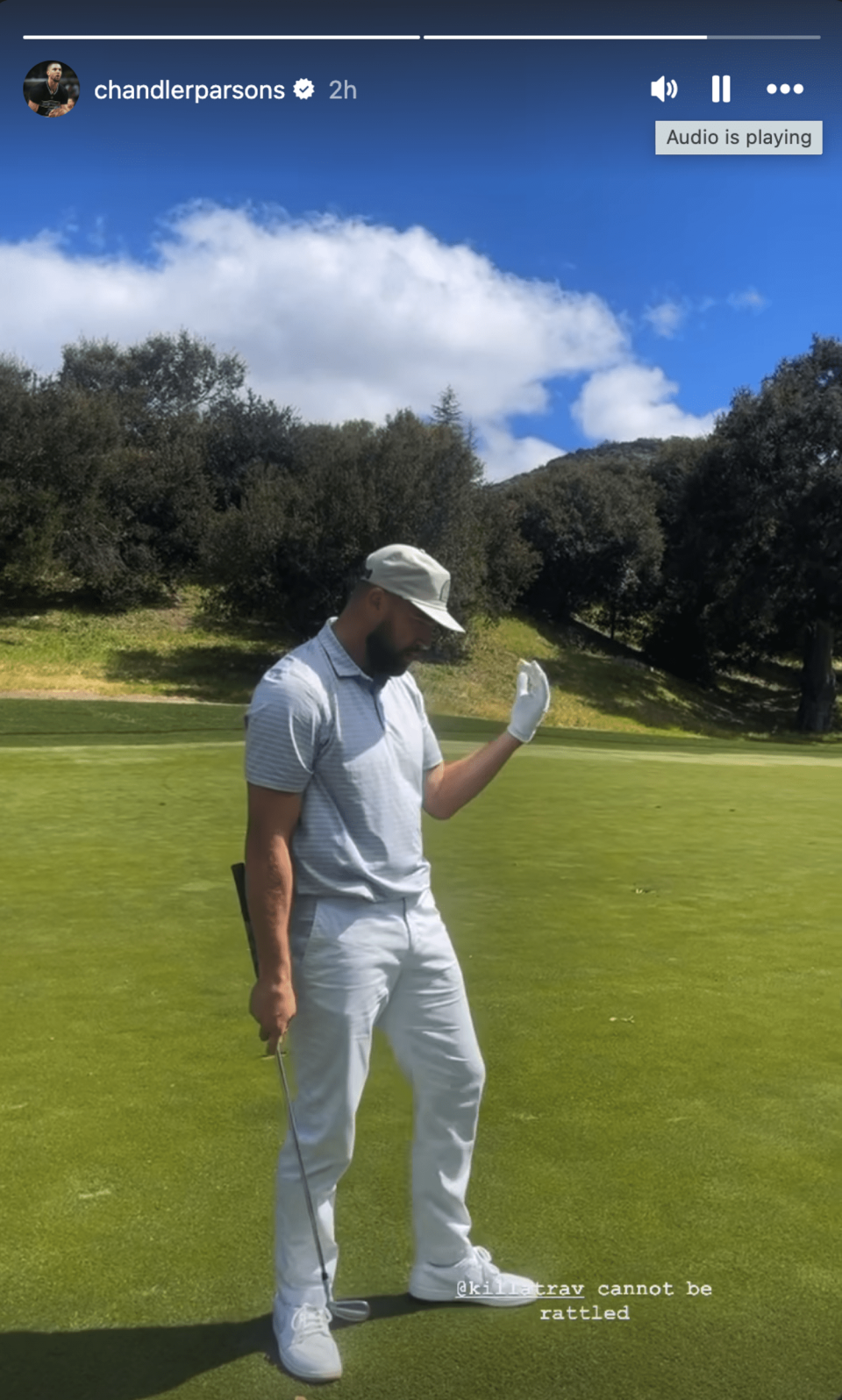 Travis Kelce showing off his moves on the golf course. (Chandler Parsons/Instagram)