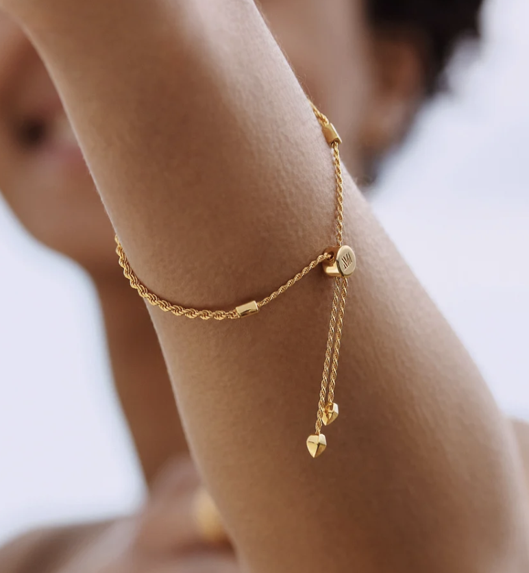 <p><a href="https://go.redirectingat.com?id=74968X1596630&url=https%3A%2F%2Fwww.monicavinader.com%2Fus%2Flinear-rope-fine-chain-friendship-bracelet%2Fgold-vermeil-corda-fine-chain-friendship-bracelet&sref=https%3A%2F%2Fwww.womansday.com%2Flife%2Fg3211%2Fbest-friend-gifts%2F" rel="nofollow noopener" target="_blank" data-ylk="slk:Shop Now;elm:context_link;itc:0;sec:content-canvas" class="link rapid-noclick-resp">Shop Now</a></p><p>Corda Fine Chain Friendship Bracelet</p><p>Monica Vinader</p><p>$160.00</p><span class="copyright">Monica Vinader</span>