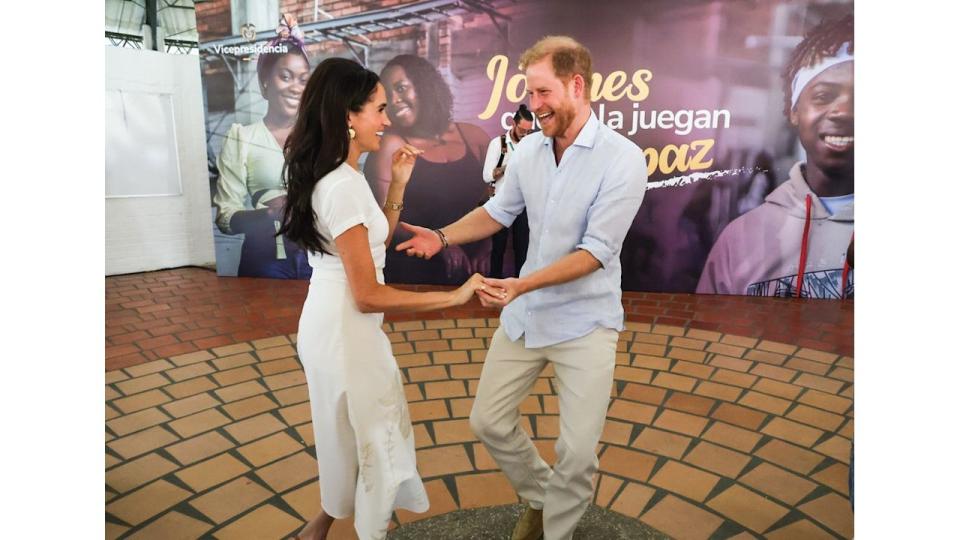 Meghan Markle and Prince Harry dancing in Colombia