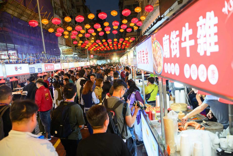 廟街美食街帶媽媽吃遍各類港式街頭美食