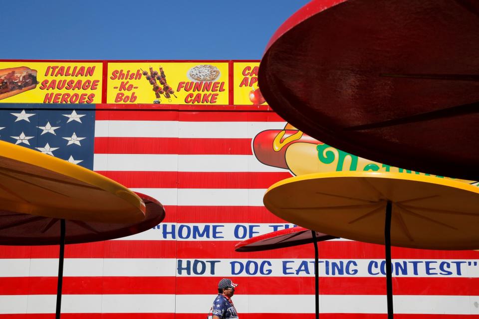 2016 Nathan's Famous 4th of July International Hot Dog Eating Contest