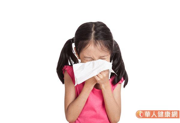 當孩子出現不明原因揉眼睛、流鼻水、腸胃不適、早晚出現咳嗽症狀，或是身體上長紅疹時，一般就認為是「過敏」所致。