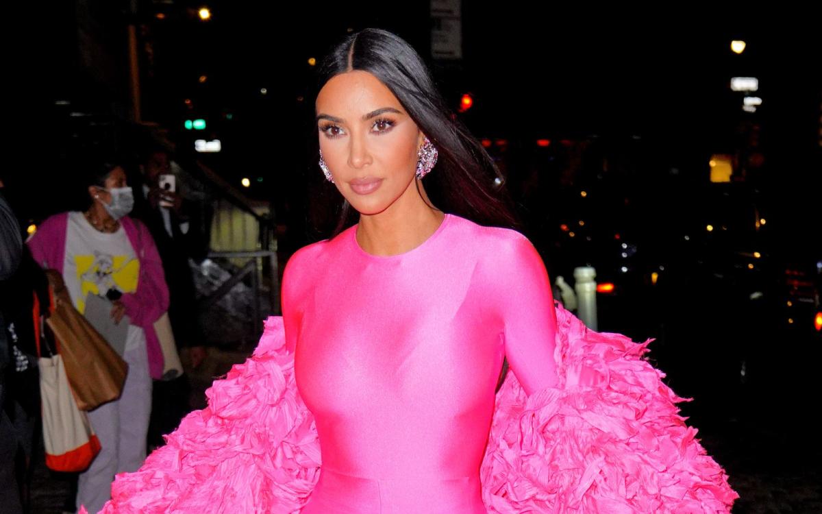 Gefeierter Tv Auftritt Kim Kardashian Veralbert Kanye West Und Sich Selbst 