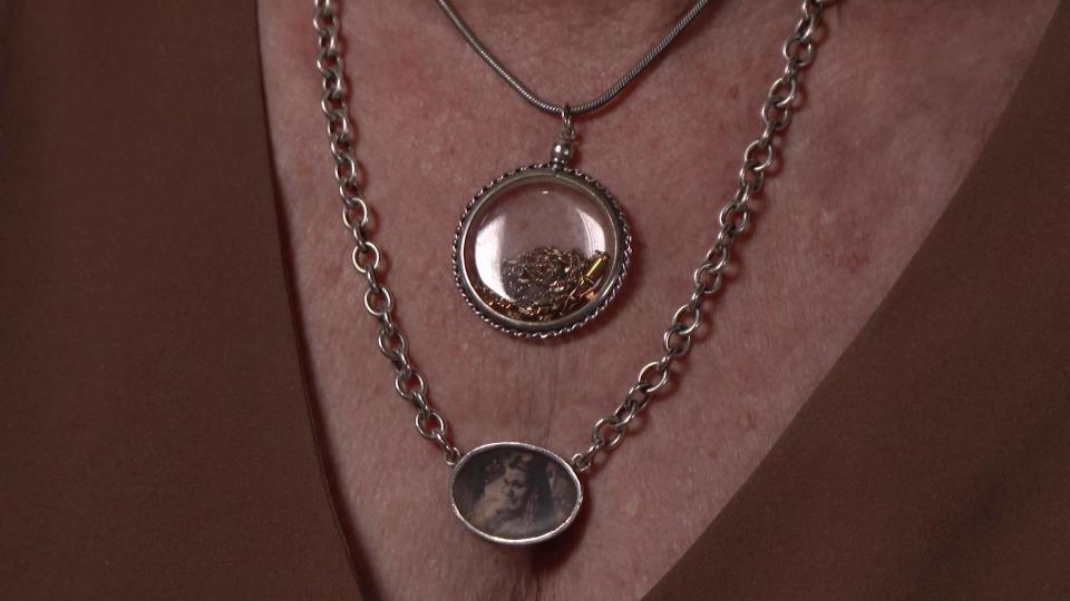 Kelli Cox's remains and her bracelet were found on April 1, 2016, in Brazoria County.  Her mother had  bracelet made into a locket / Credit: CBS News