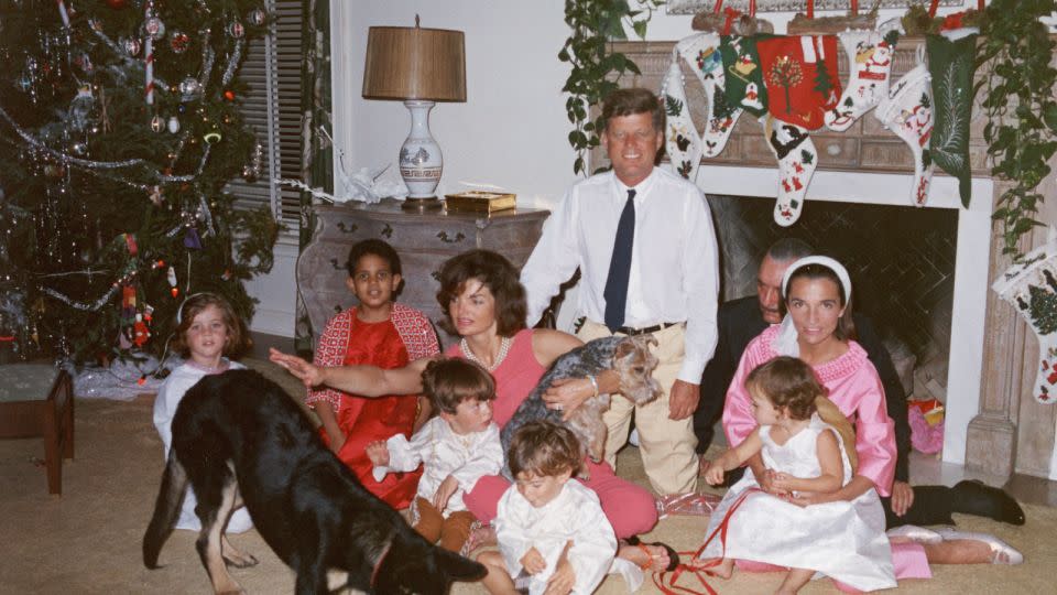 <strong>1962: </strong>White House decorations used to be a smaller affair, put up by family and staff. - John F. Kennedy Library/Archive Photos/Getty Images