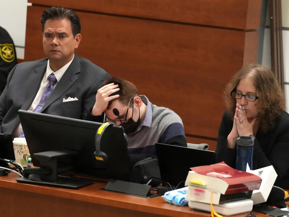 The Parkland school shooter cradled his head in his hands during his penalty hea..