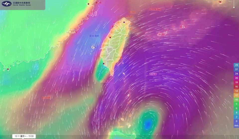 圖為風場預報圖，台灣各地持續有9至12級強陣風出現，反而是台灣鼻南南東方 410公里的圓規颱風的風不大。(翻攝自氣象局)