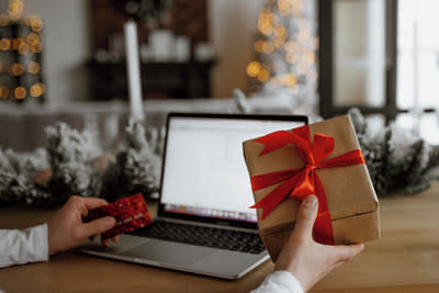 Norton is encouraging holiday shoppers to protect themselves from fraud this season