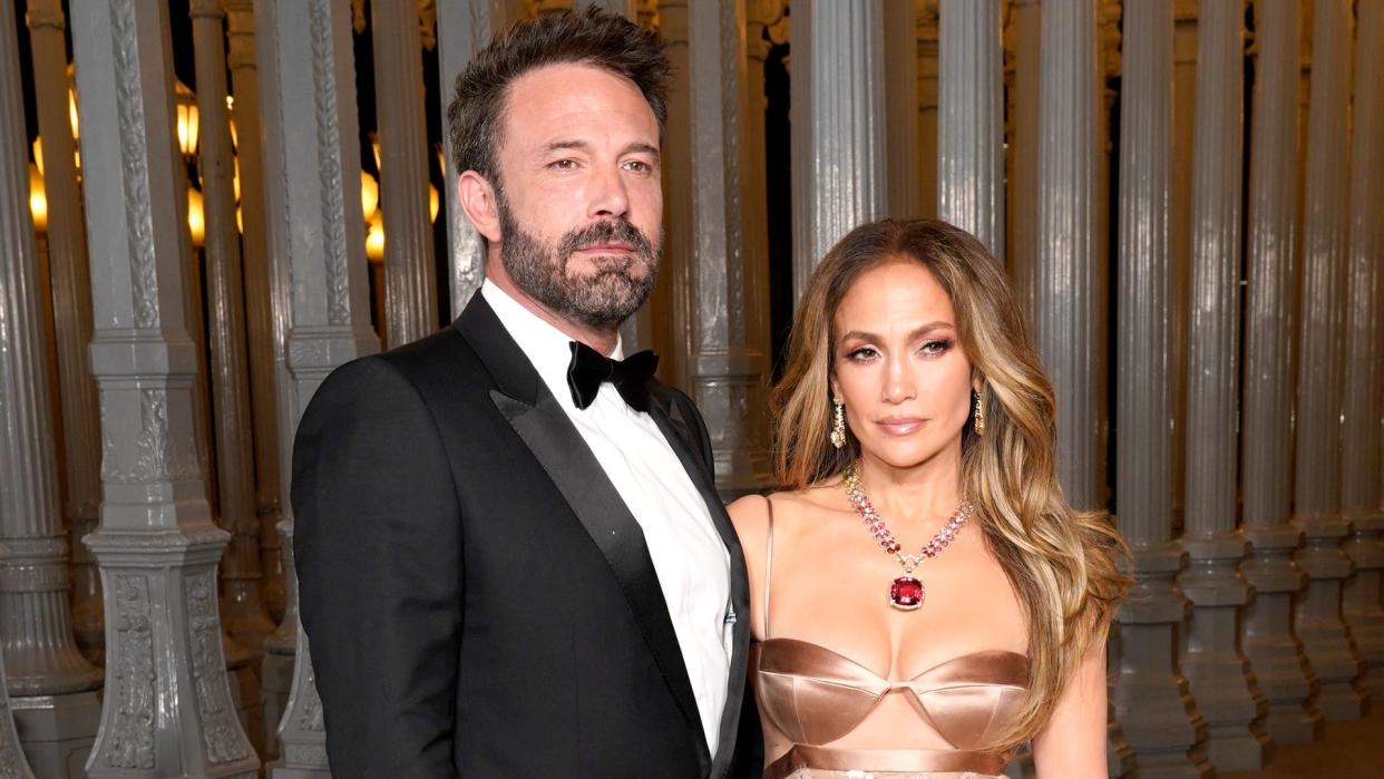 Ben Affleck y Jennifer Lopez en la fiesta LACMA Art+Film Gala en Los Ángeles el 4 de noviembre de 2023