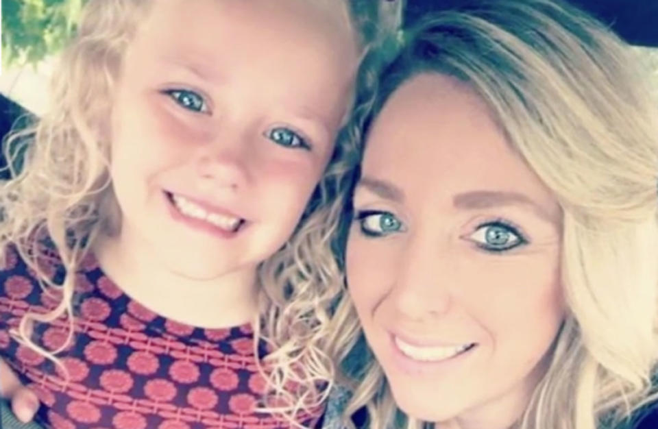 Mum Traci Redford (right) has been criticised online for naming her daughter Abcde after her story went viral. Photo: ABC7