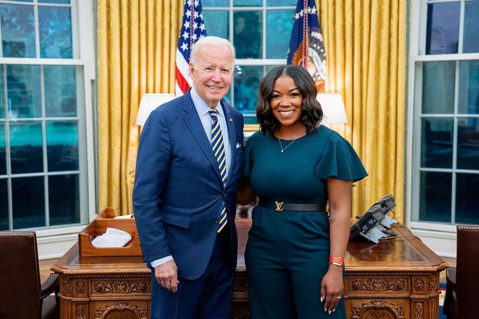 ���������������� ��. ������������/Instagram. President Joe Biden Meets with Brittney Griner and Paul Whelan's Family Members. https://www.instagram.com/p/CioXEJrr6G6/.