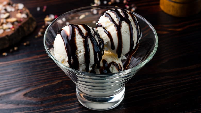 Vanilla ice cream with chocolate syrup