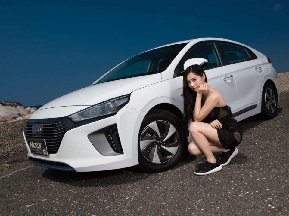 【Motor Babe】湛藍韓風來襲 Hyundai Ioniq Hybrid