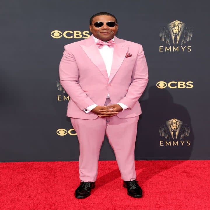 Kenan Thompson in a pastel suit