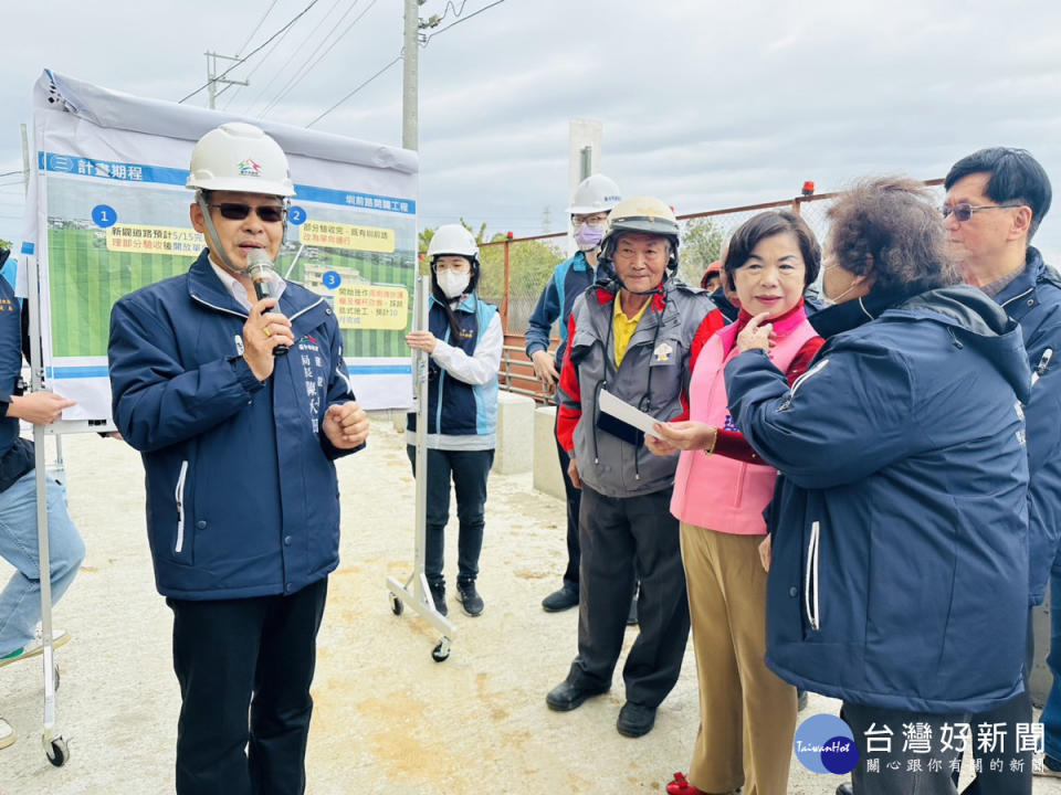 台中市建設局長陳大田說明厚生路拓寬改善工程。
